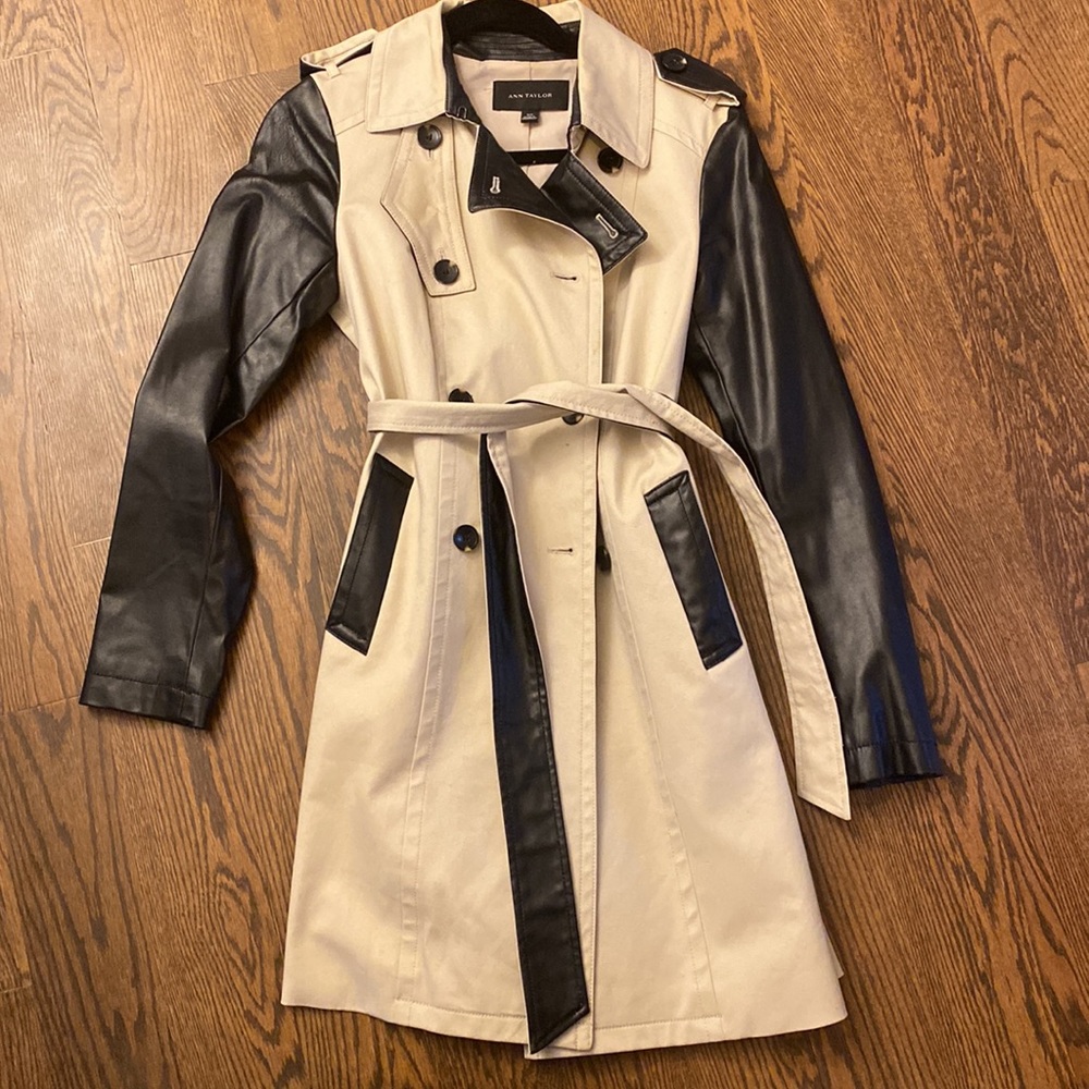 XS trench coat with leather details